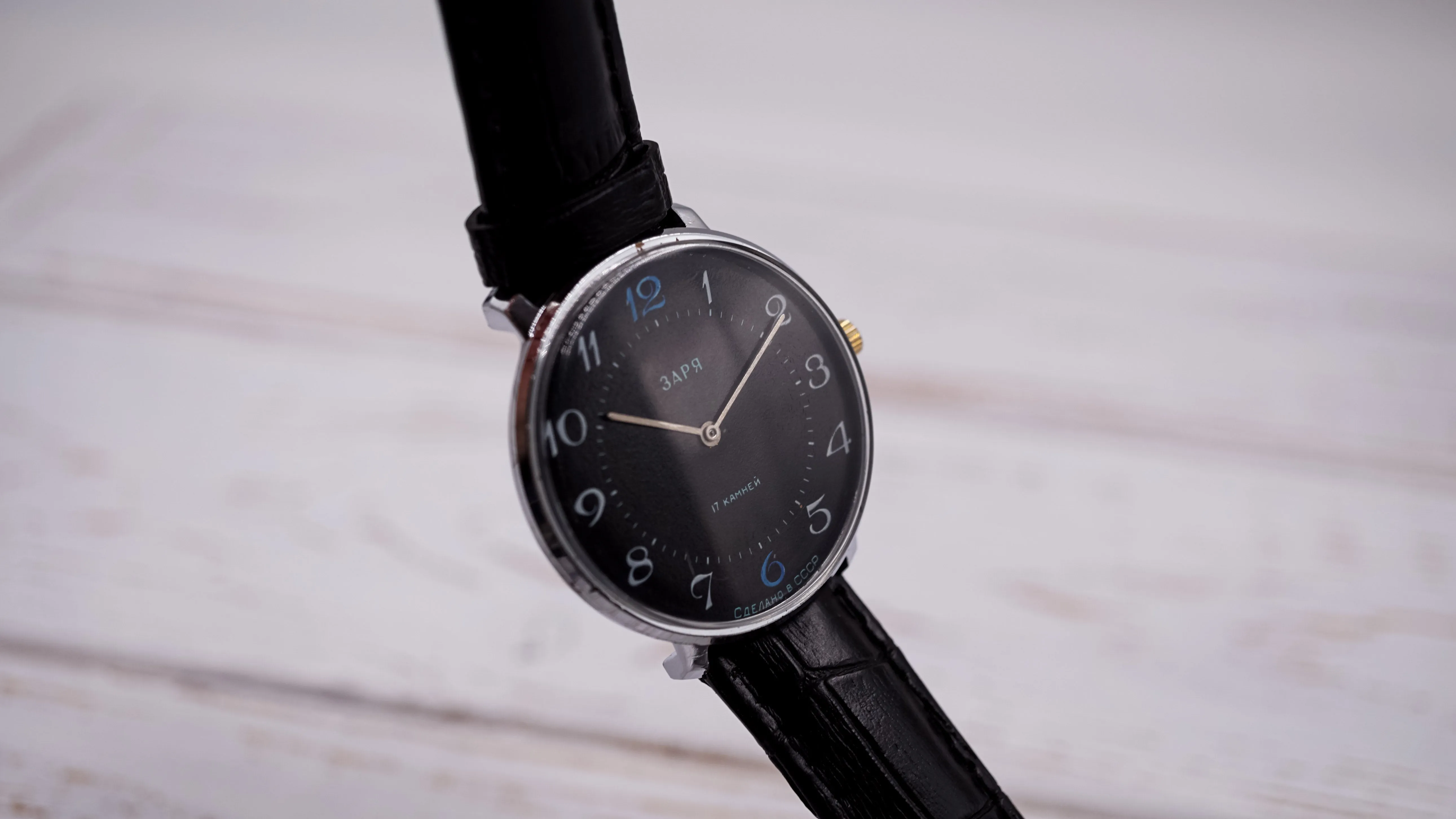 Vintage Zaria 1601 Soviet mechanical wristwatch, unisex watch, black dial