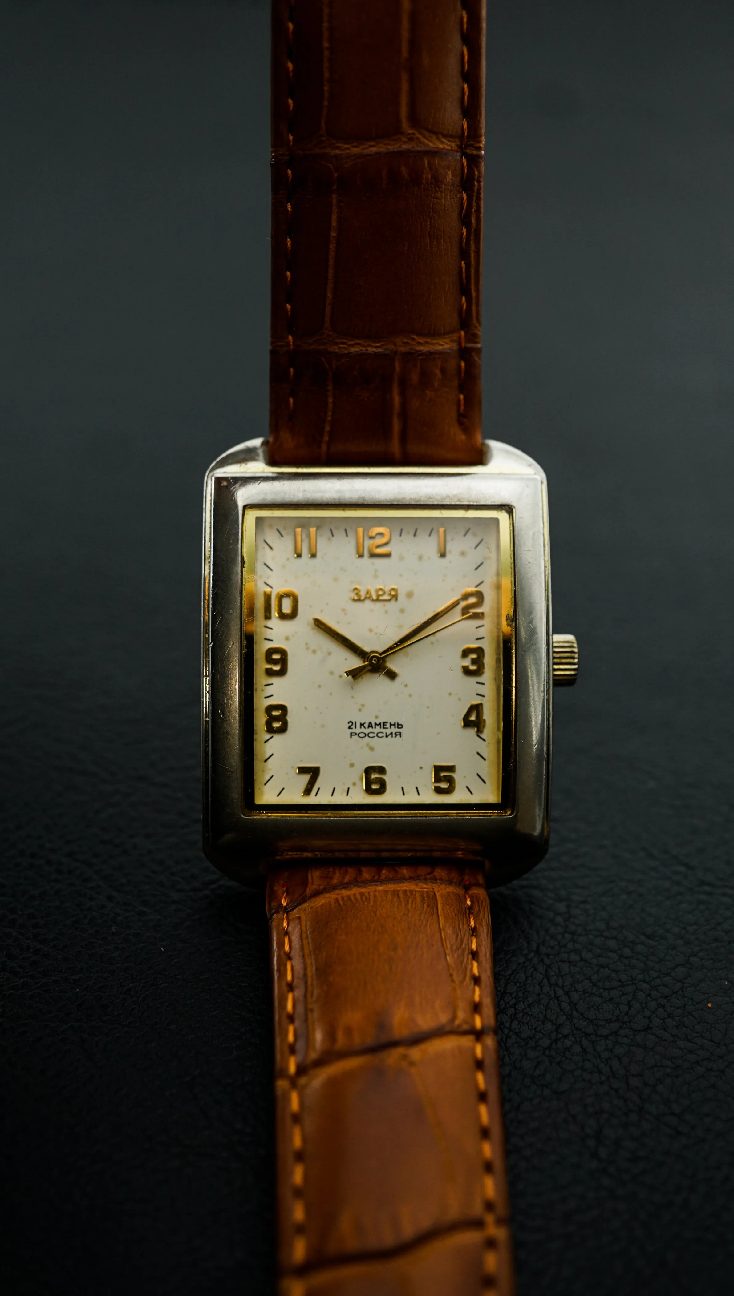 Vintage Zaria 2009.B Soviet mechanical wristwatch 21 jewels